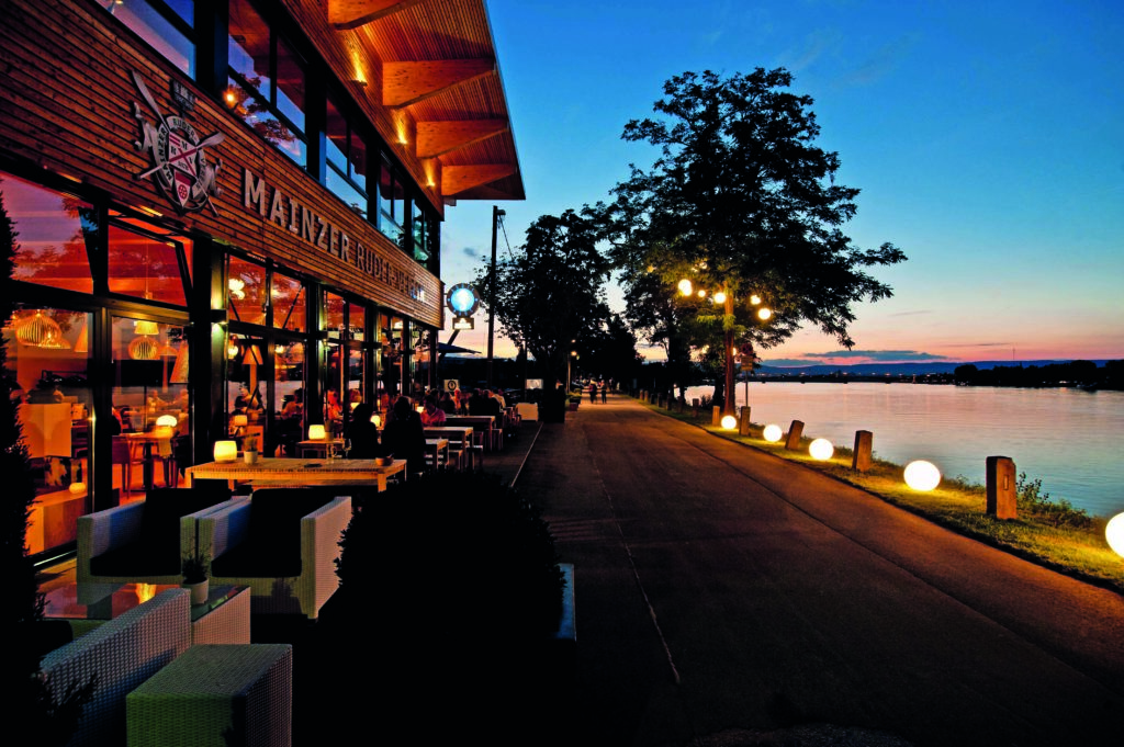 Urlaub am Rhein stuz.de